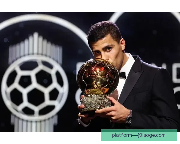 2025年金球奖评选中罗德里呼声上升引发足球界广泛关注